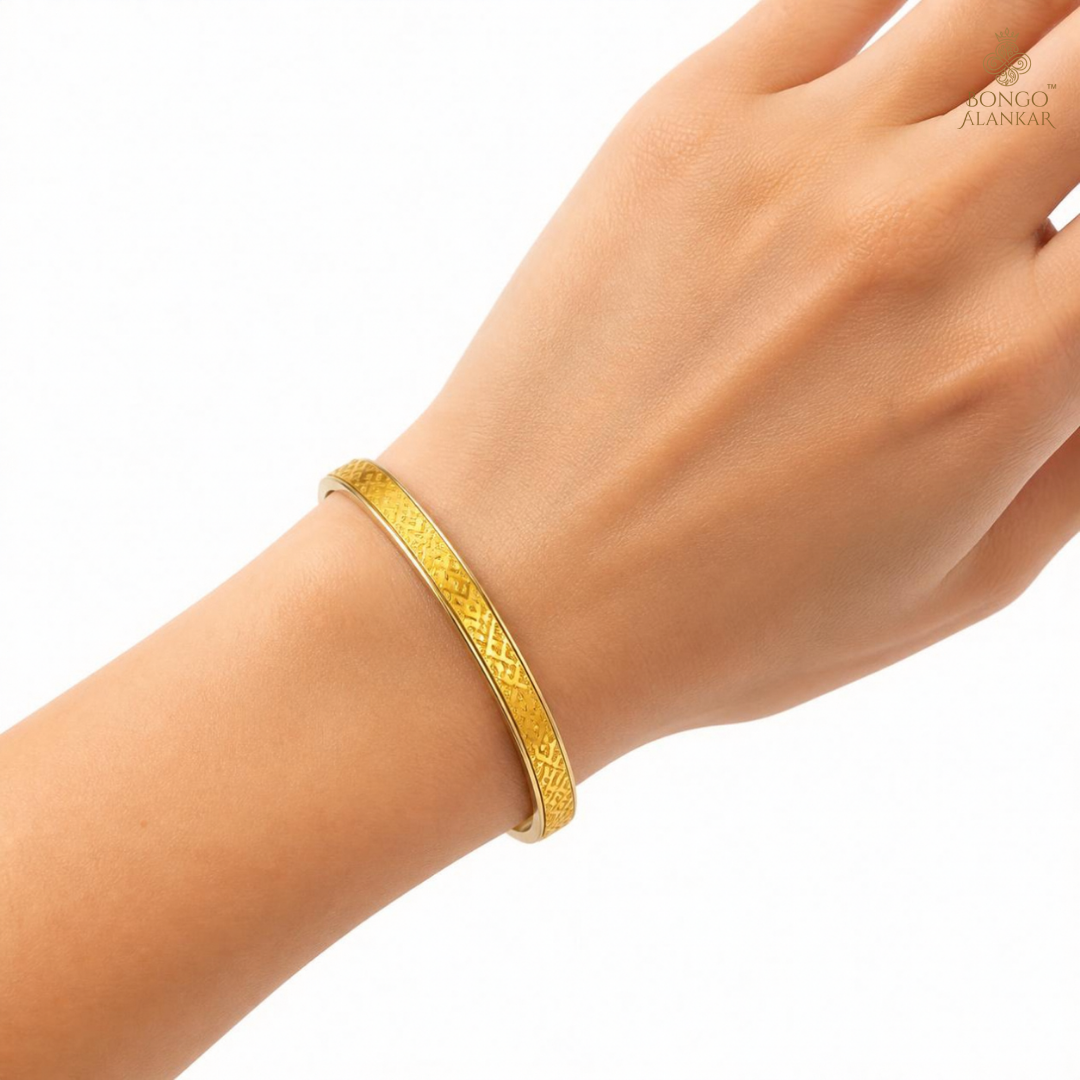 Golden Geometric Pattern Noa