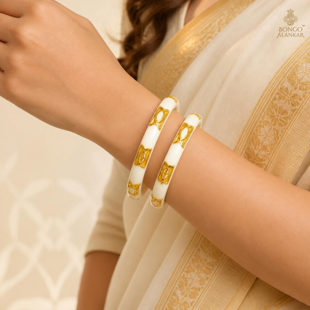 Gold Motif Embellished Sankha