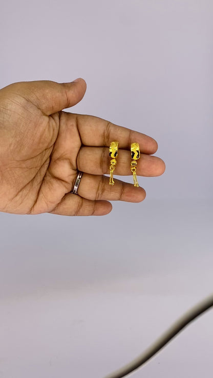 Golden Ripple Chain Drop Earrings