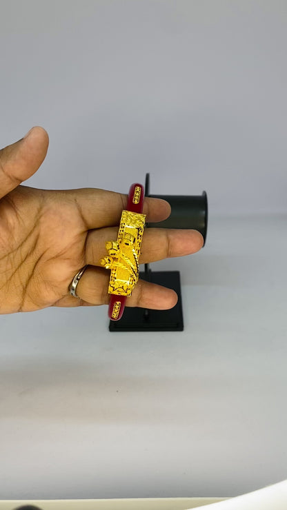Grand Gold Centerpiece Pola