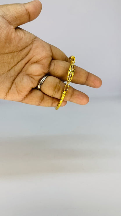 Golden Delicate Vine Noa