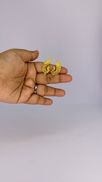 Golden Leaf Filigree Stud Earrings