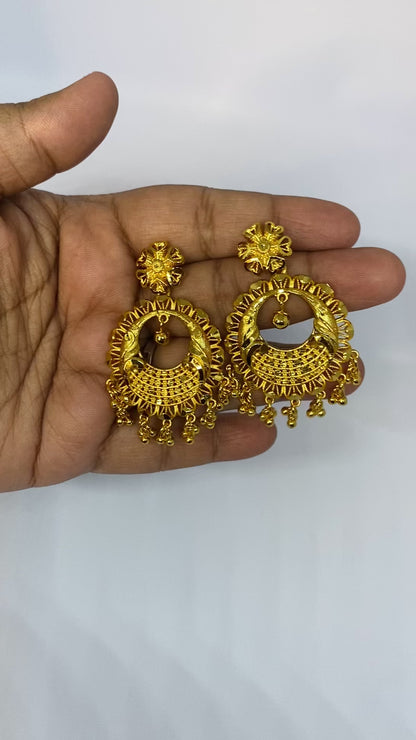 Regal Chandbali Kan Bala
